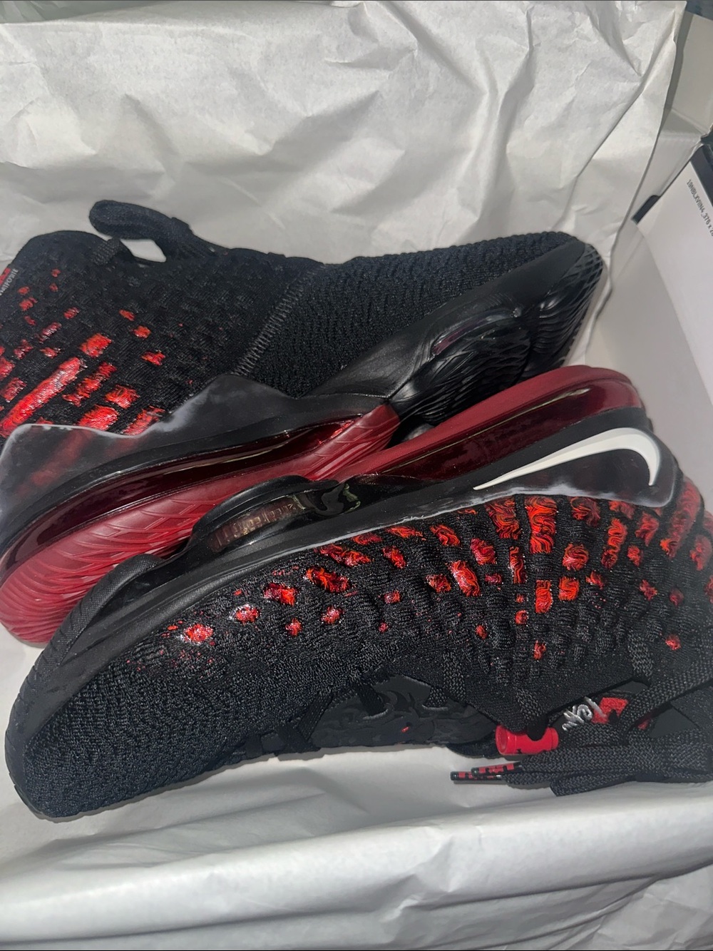 LEBRON XVII Men's Black & Red Knit Low-Top Cushion Sneakers